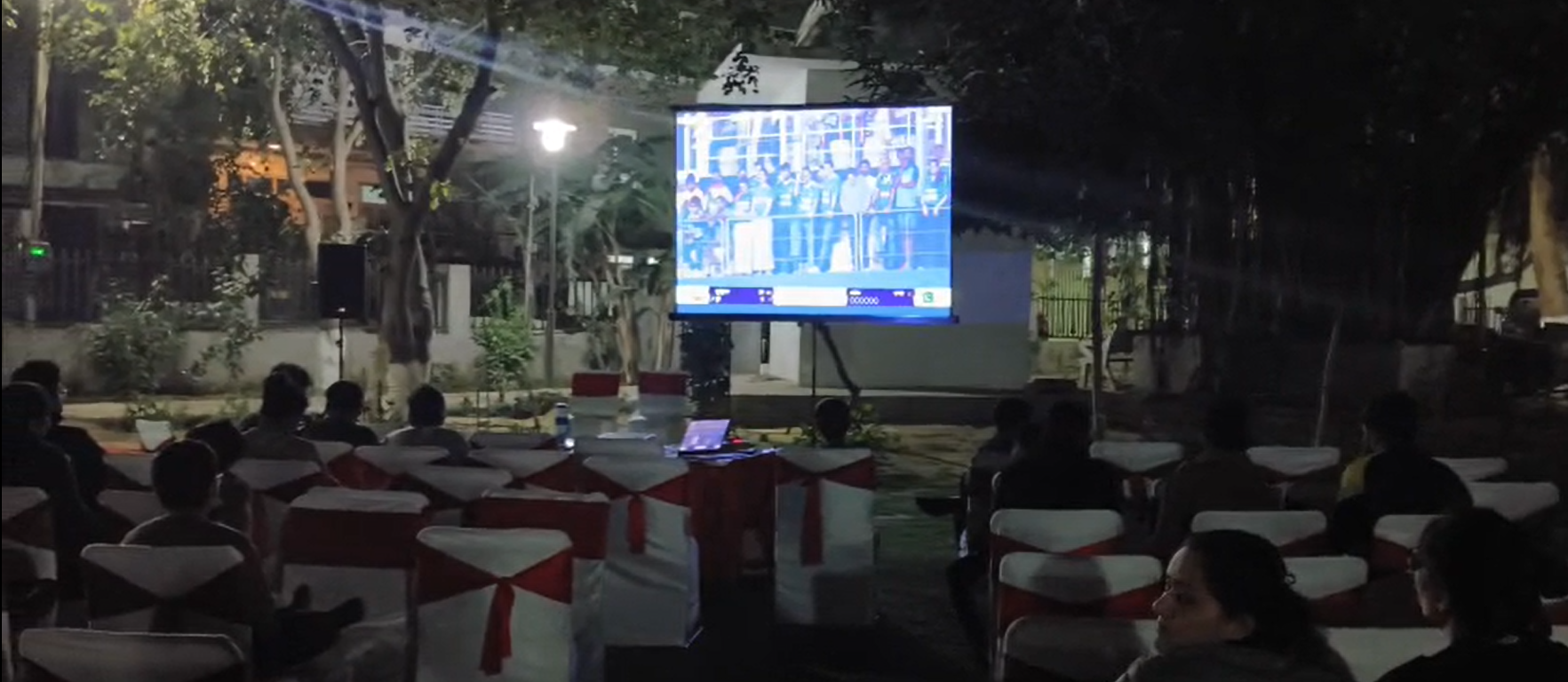 Projector with Screen on Rent in Dwarka