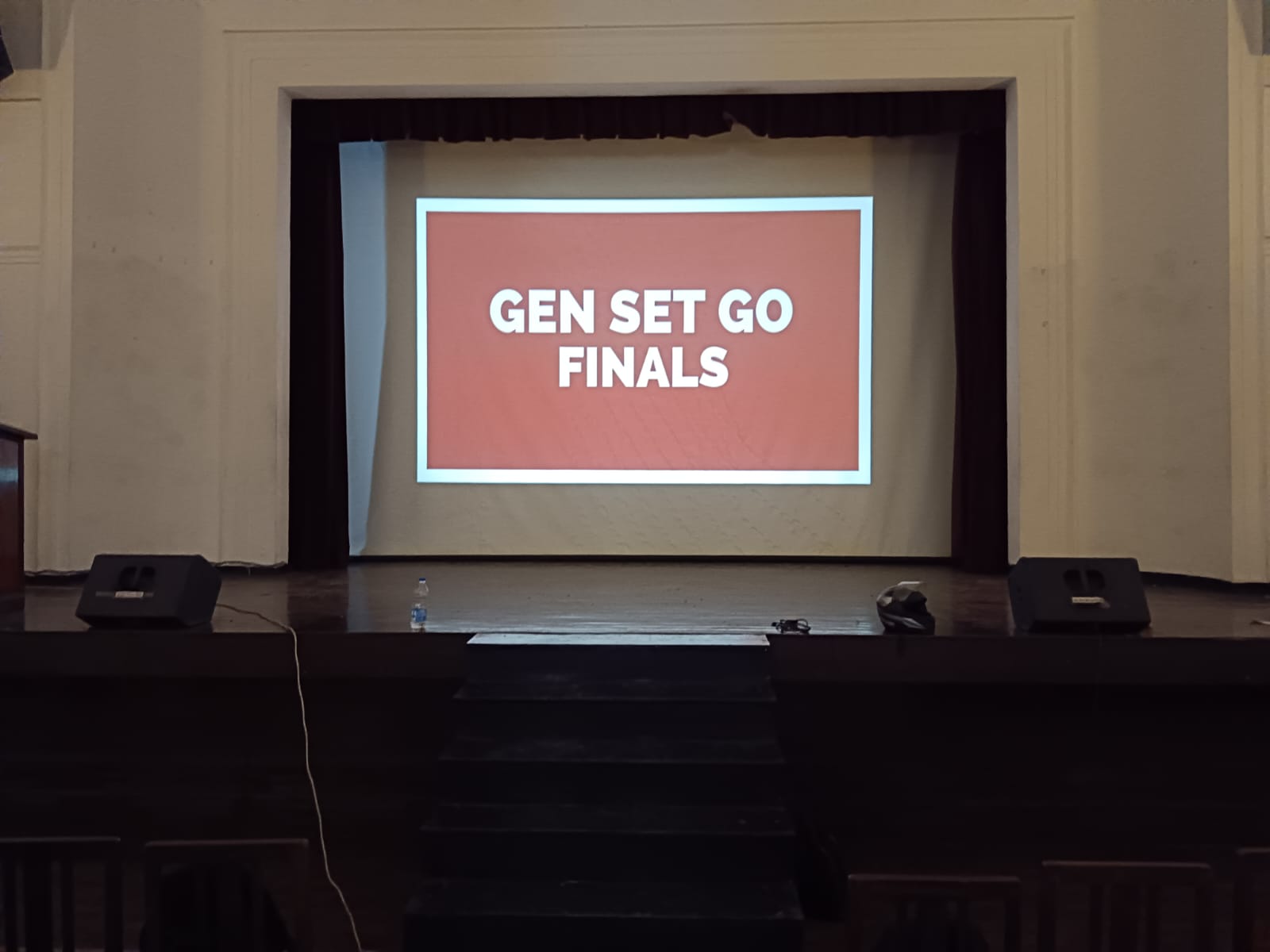 Rent Full HD projector in Delhi NCR just started at Rs.@999